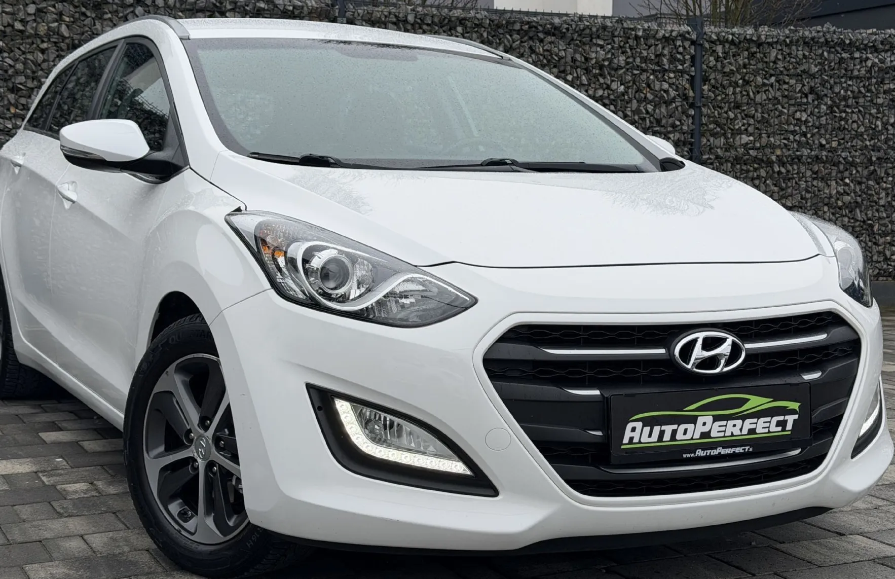 Zunanja slika - Hyundai i30 Wagon - 1.6 CRDI|GR.SED|2CON|TEMPOMAT - 1