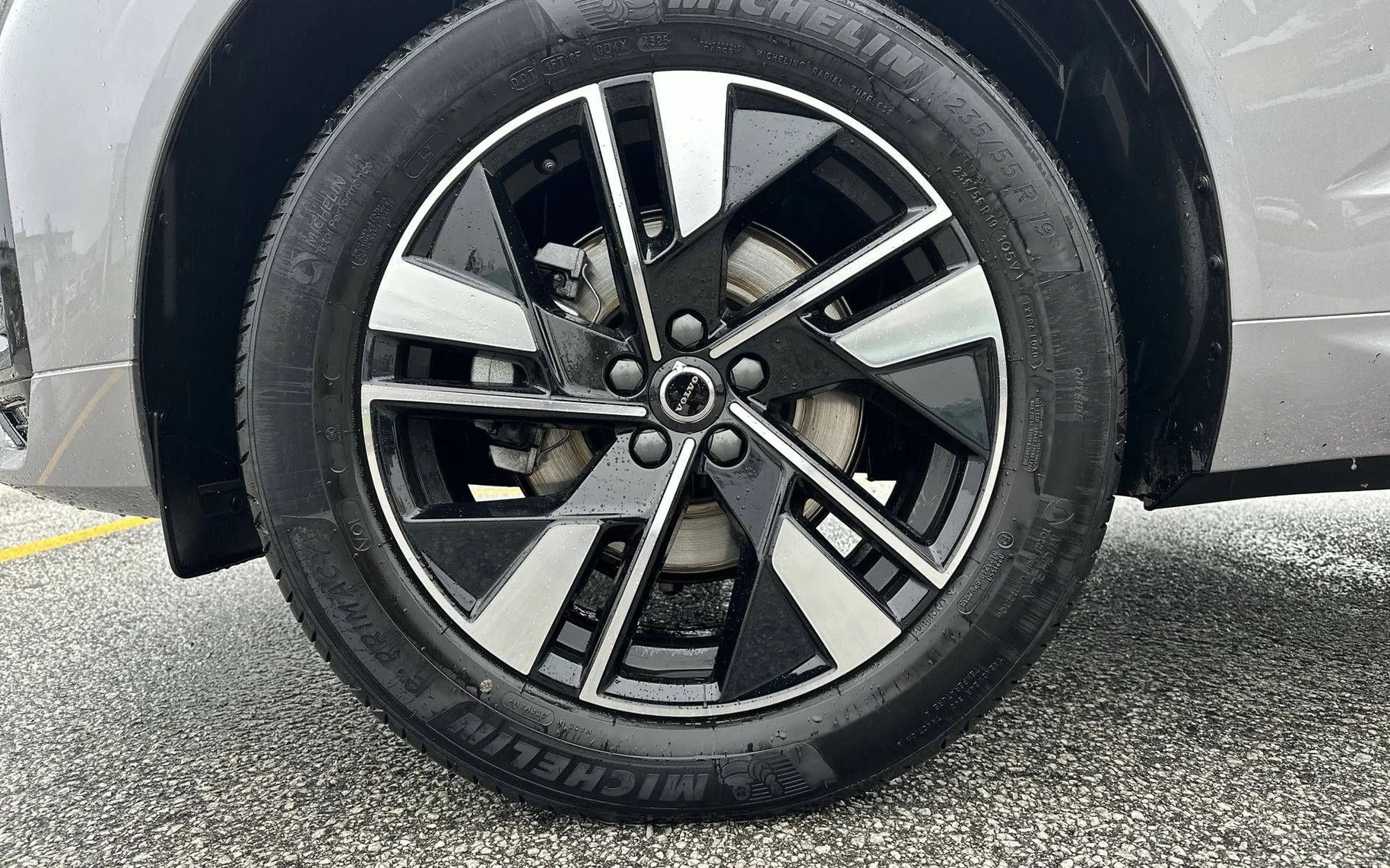 Notranja slika - Volvo XC60 - B5 P AWD Plus Dark Avt. - 9
