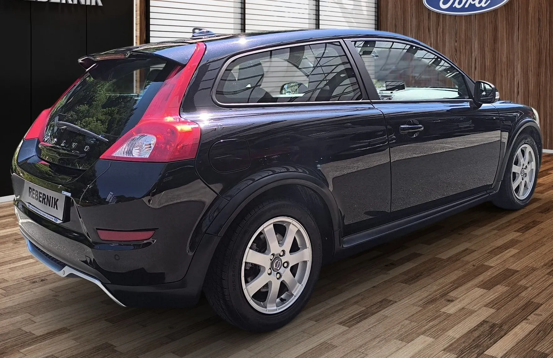 Zunanja slika - Volvo C30 - D2 -NAVI- ALU- PARK.SENZORJI - 4