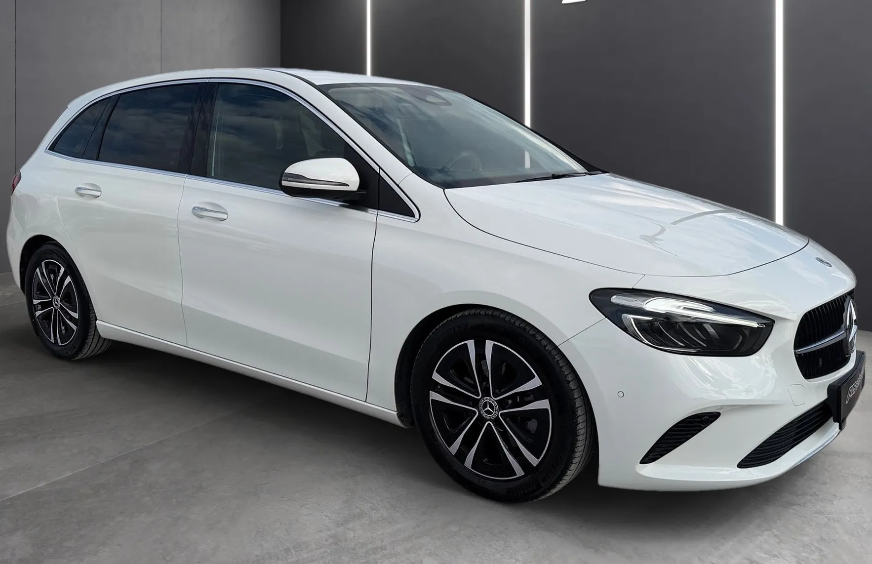 Zunanja slika - Mercedes-Benz B-Razred - B 200 d DCT Advanced Plus-Keylees-LED-PDC-Kamera - 2