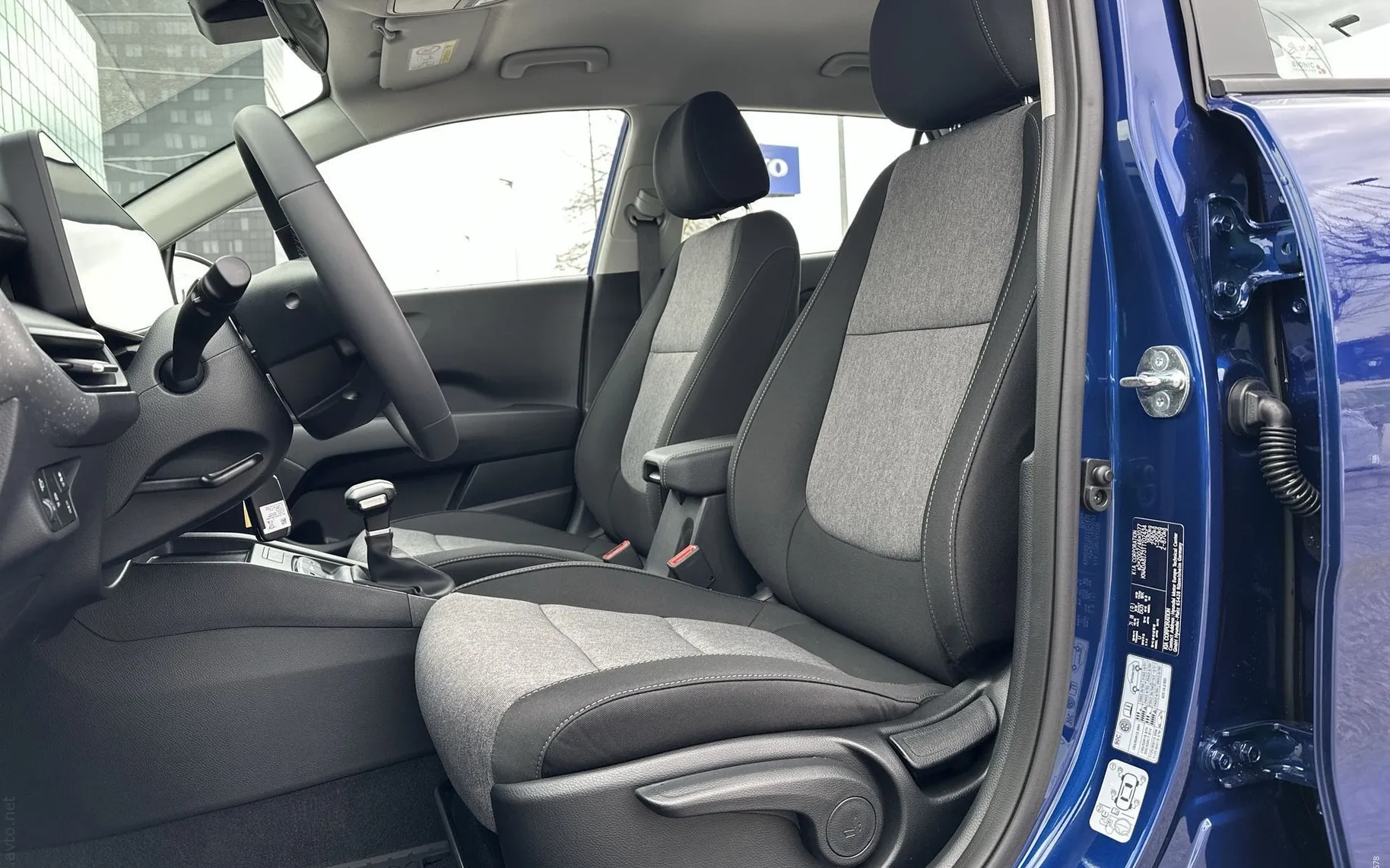 Notranja slika - KIA Stonic - 1.0 T-GDi LX Life DCT... - 10