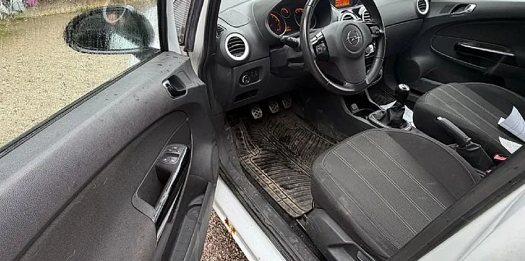 Zunanja slika - Opel Corsa - Sport 1.4 16V + EXPORT CENA - 3