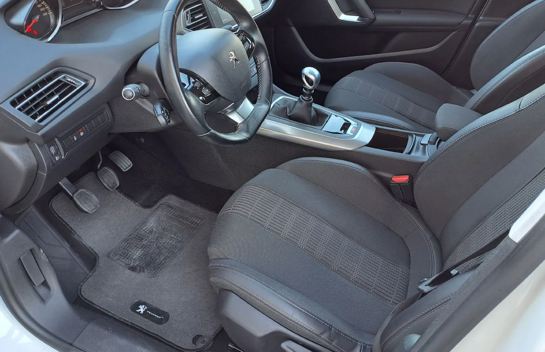 Zunanja slika - Peugeot 308 - SW 1.6 BlueHDi 120 S S Allure - 5