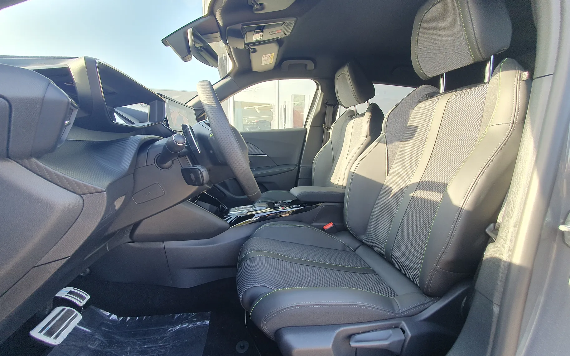 Zunanja slika - Peugeot 2008 - GT HIBRID 145 e-DCT6 - 6