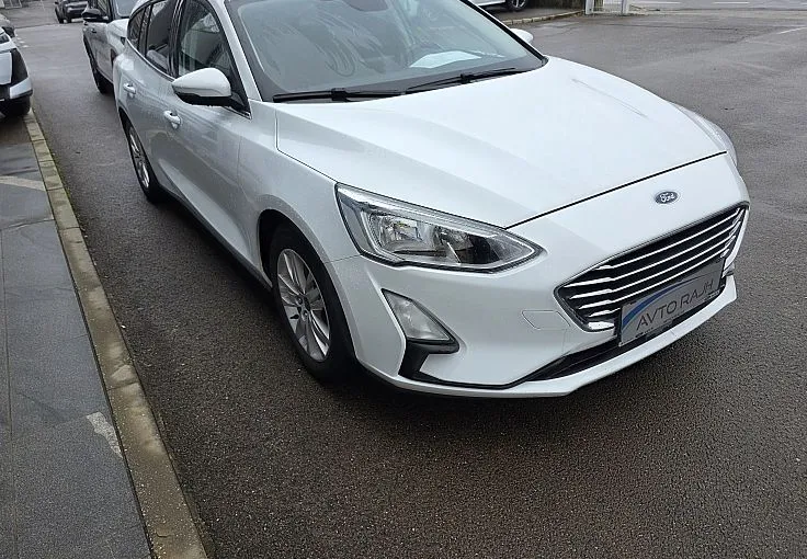 Zunanja slika - Ford Focus - 1.0 EcoBoost Titanium -125 KM - 4