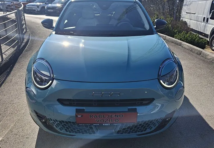 Zunanja slika - Fiat 600 - 1.2 T3 Hybrid E-DCT6 145 La Prima - 2