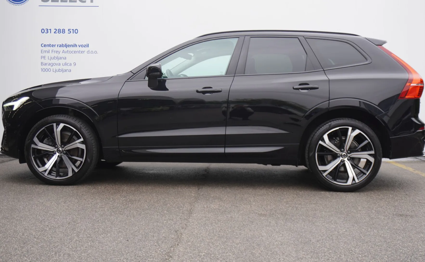Zunanja slika - Volvo XC60 - B4P Plus Dark Avt. - 4