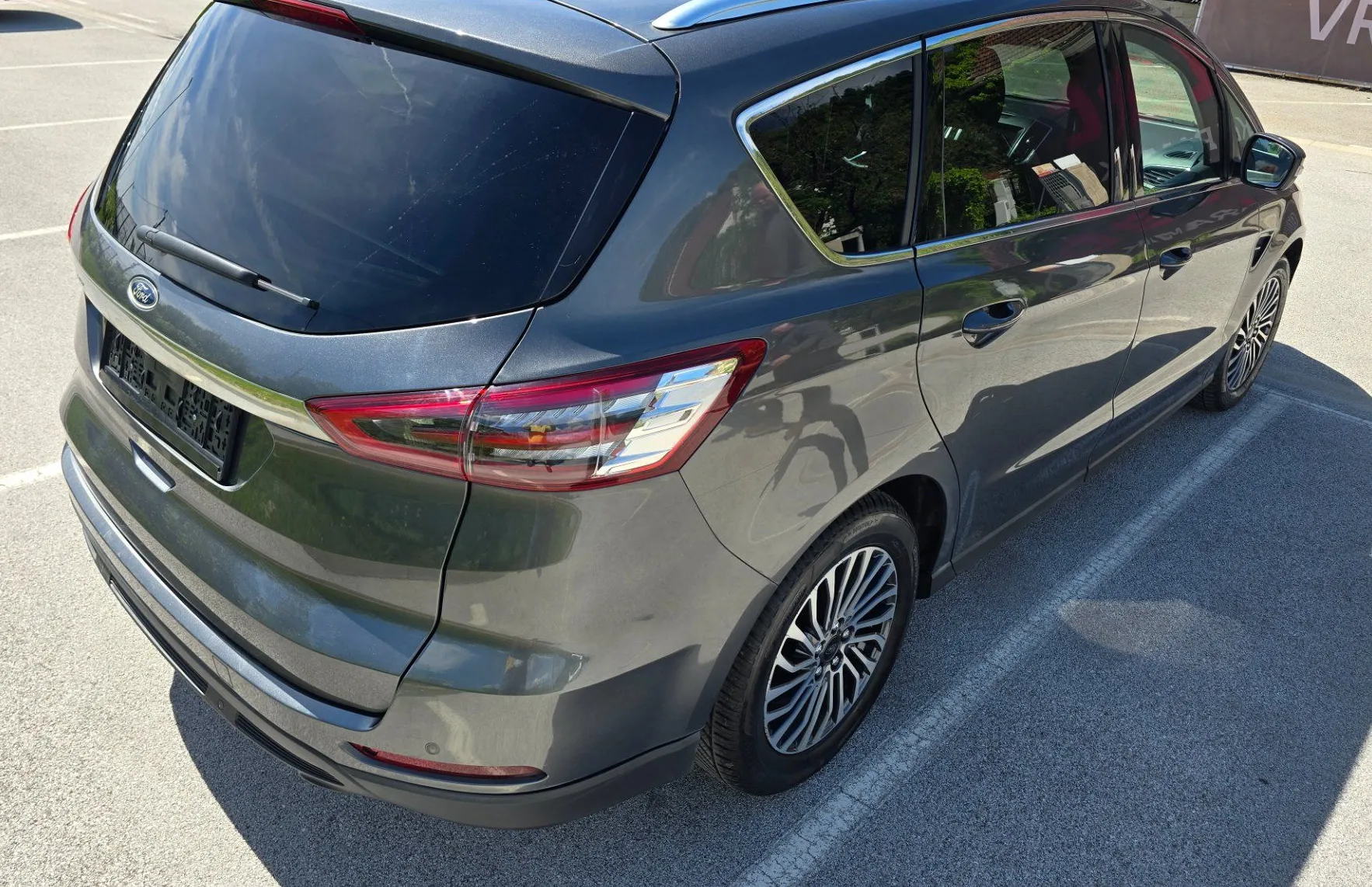 Zunanja slika - Ford S-MAX - 2.0 EcoBlue Titanium Automatic - 4