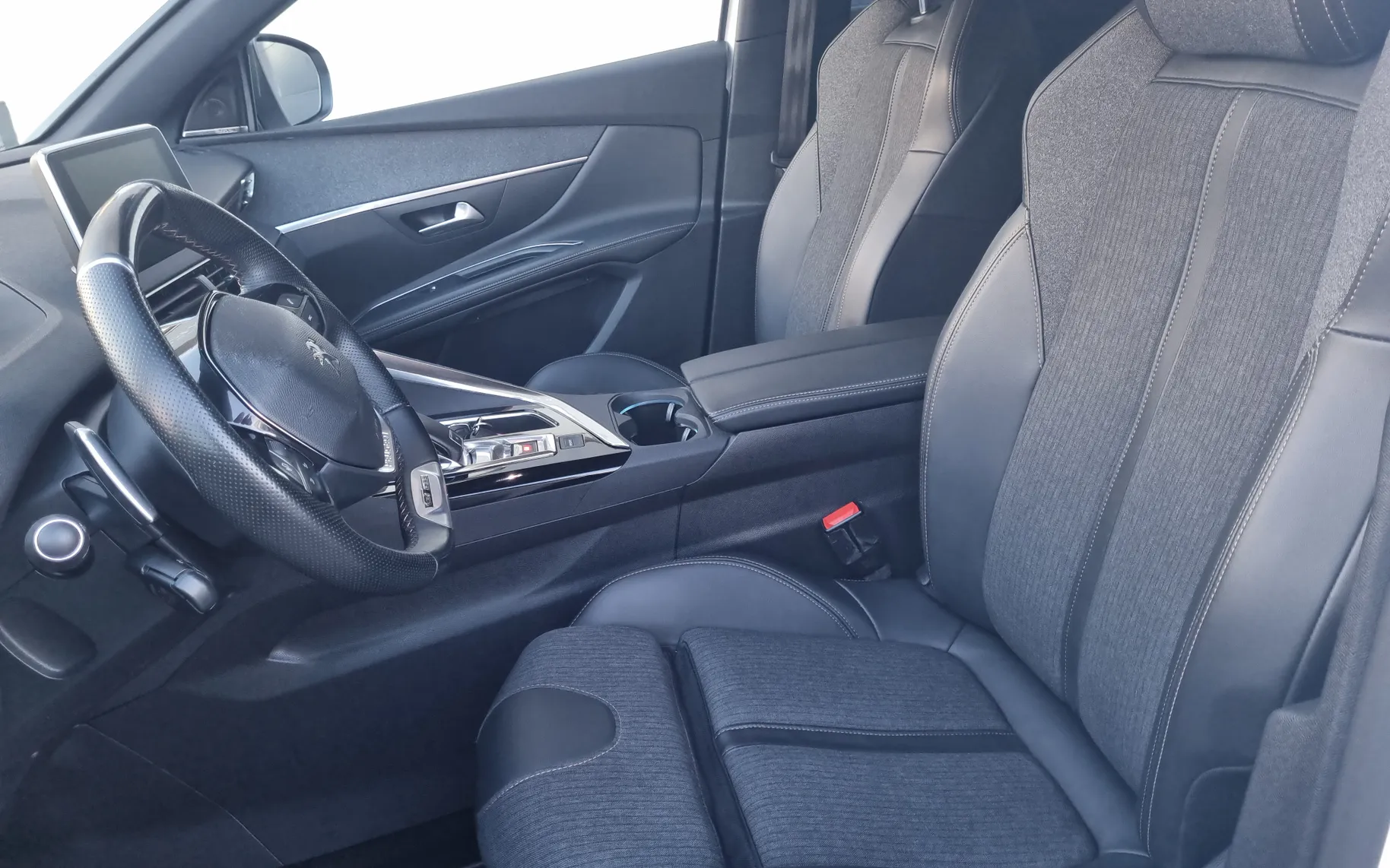 Zunanja slika - Peugeot 5008 - 2.0 HDI  GTLine  ALLGRIP Avt. 1.LASTNIK.SERVISNA - 19