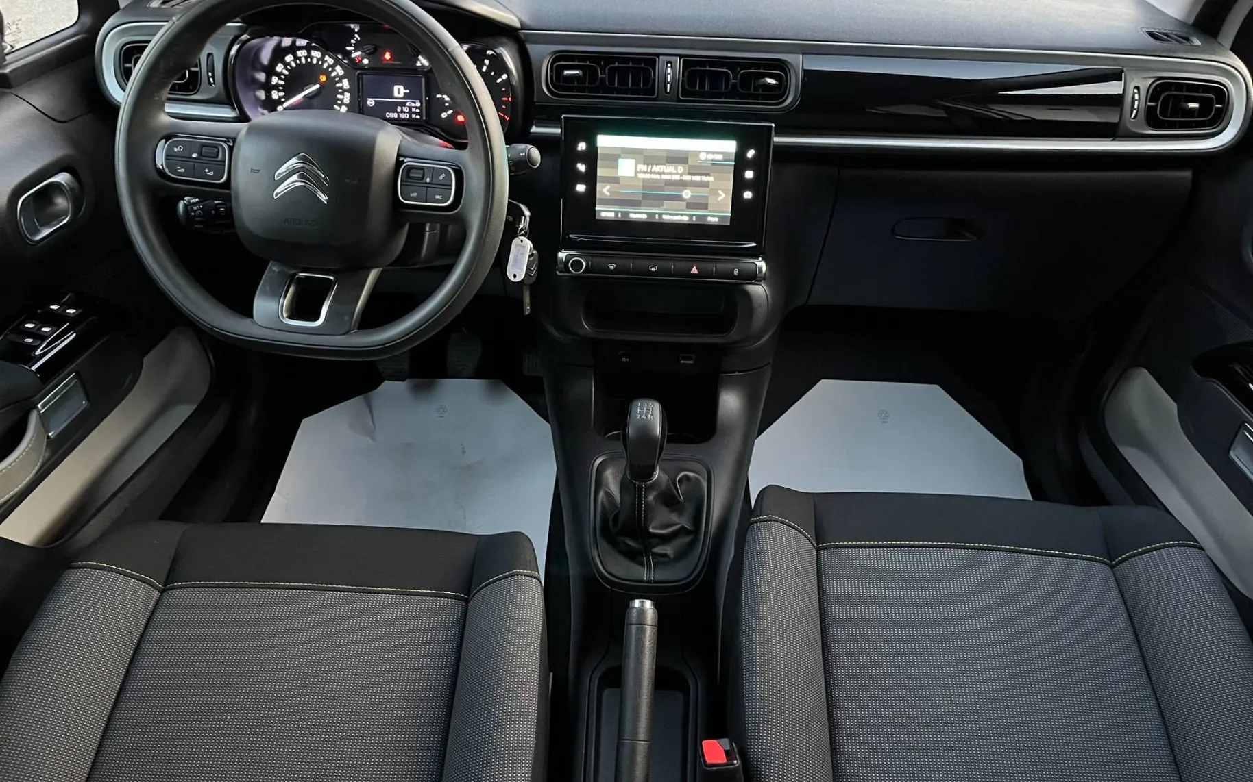 Notranja slika - Citroën C3 - Feel PureTech -1 LASTNICA-66.000km-NAVI-PDC... - 10