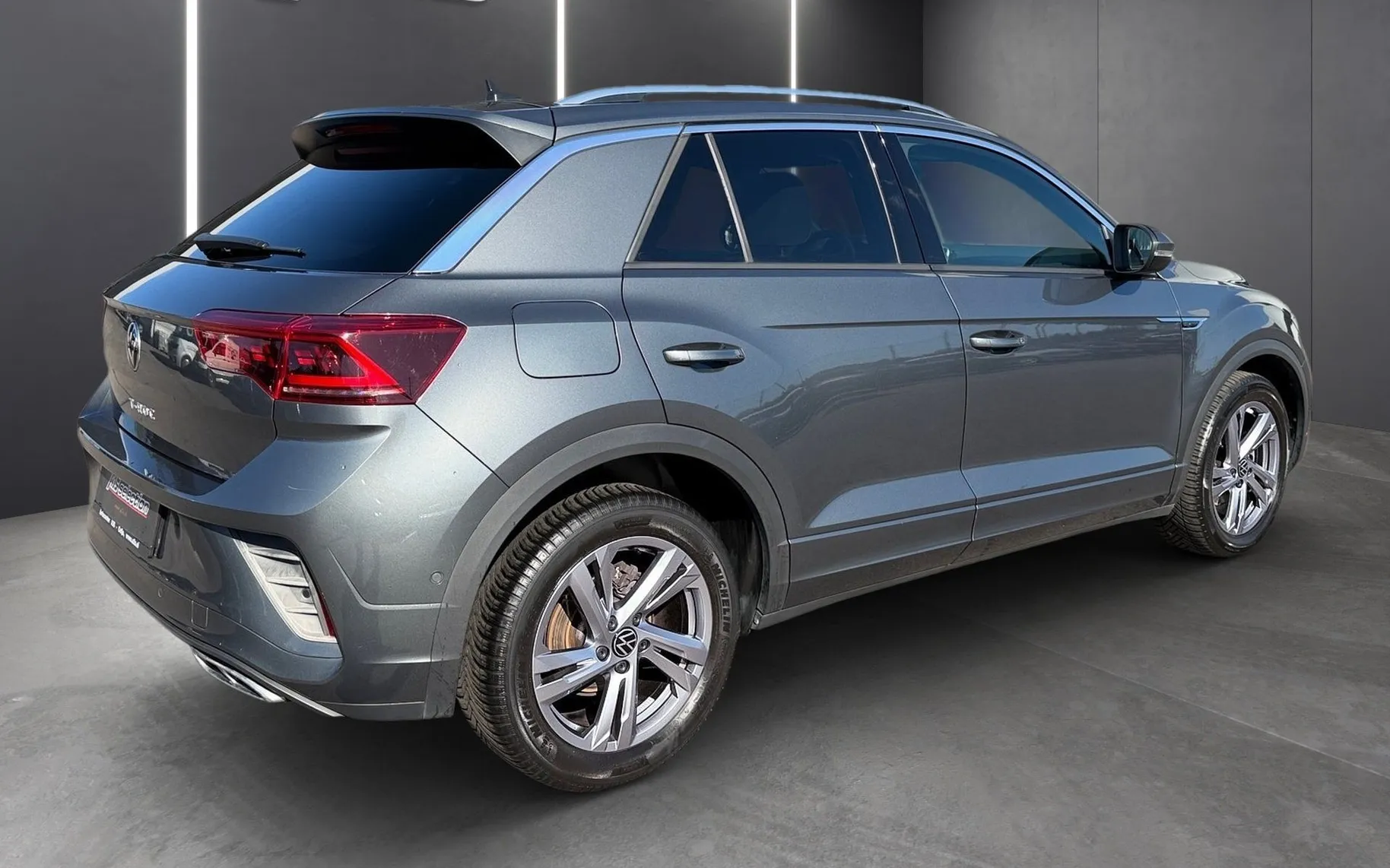 Zunanja slika - Volkswagen T-Roc - 2.0 TDI BMT R-Line-ACC-Mrtvi kot-PDC-Vl.kljuka.... - 3