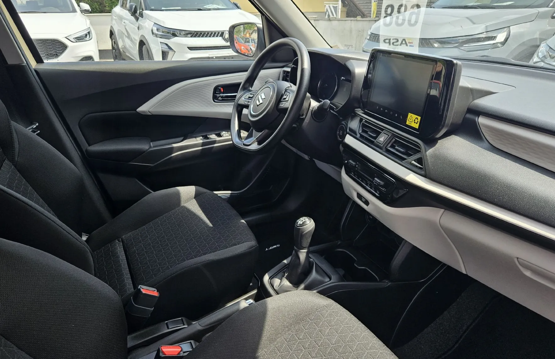 Zunanja slika - Suzuki Swift - 1.2 HIBRID COMFORT - 3
