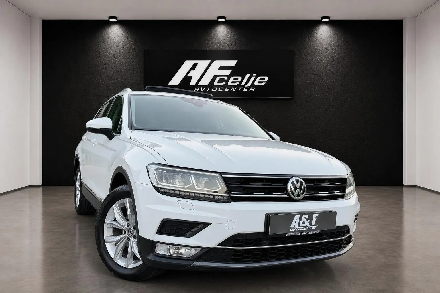 Zunanja slika - Volkswagen Tiguan - 2.0 TDI-DSG-4X4-H LINE-PANORAMA-LIZING ZA TUJCE-.. - 3