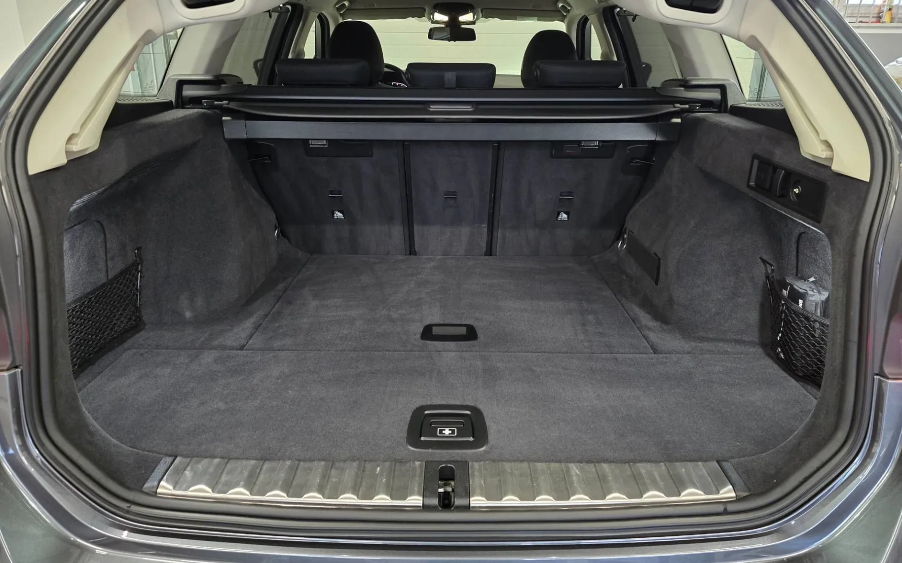 Notranja slika - BMW serija 3 Touring: - 320d Touring Advantage Avt- Laser.asist.HiFi.ALU18 - 18