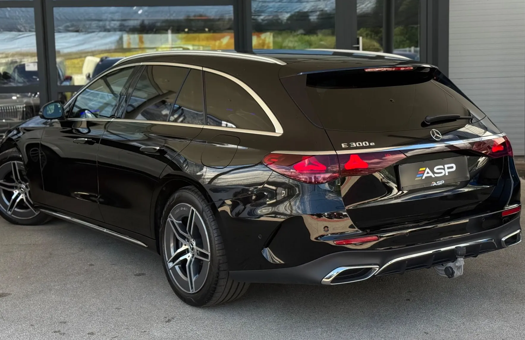 Zunanja slika - Mercedes-Benz E-Razred - 300e T AMG LINE - 6
