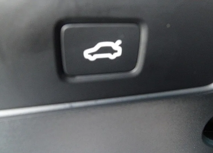 Zunanja slika - Volvo XC40 - 2.0 B3 Core 2WD -VIRTUAL -KAMERA -NAVI - 11