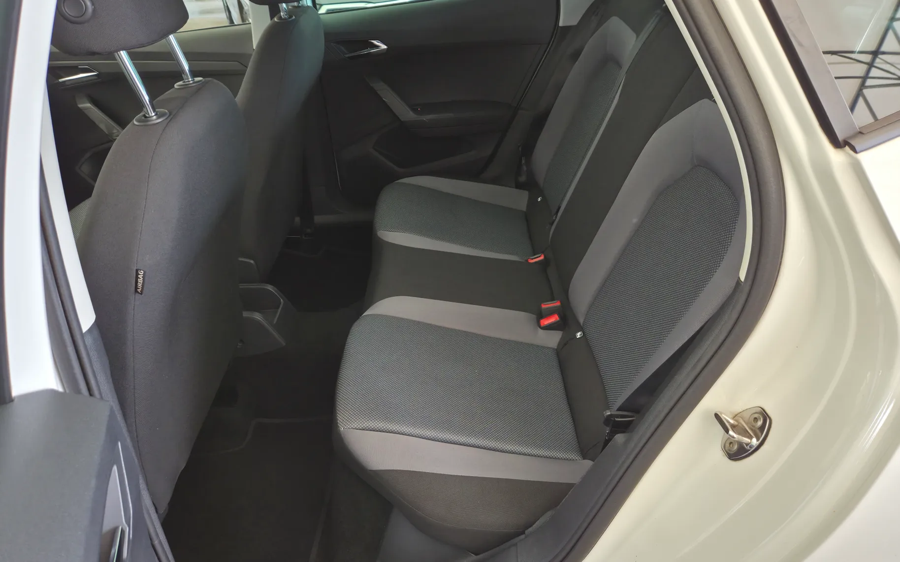 Zunanja slika - Seat Arona - 1.0 TSI Style DSG 1.LASTNIK SLO.POREKLO - 12