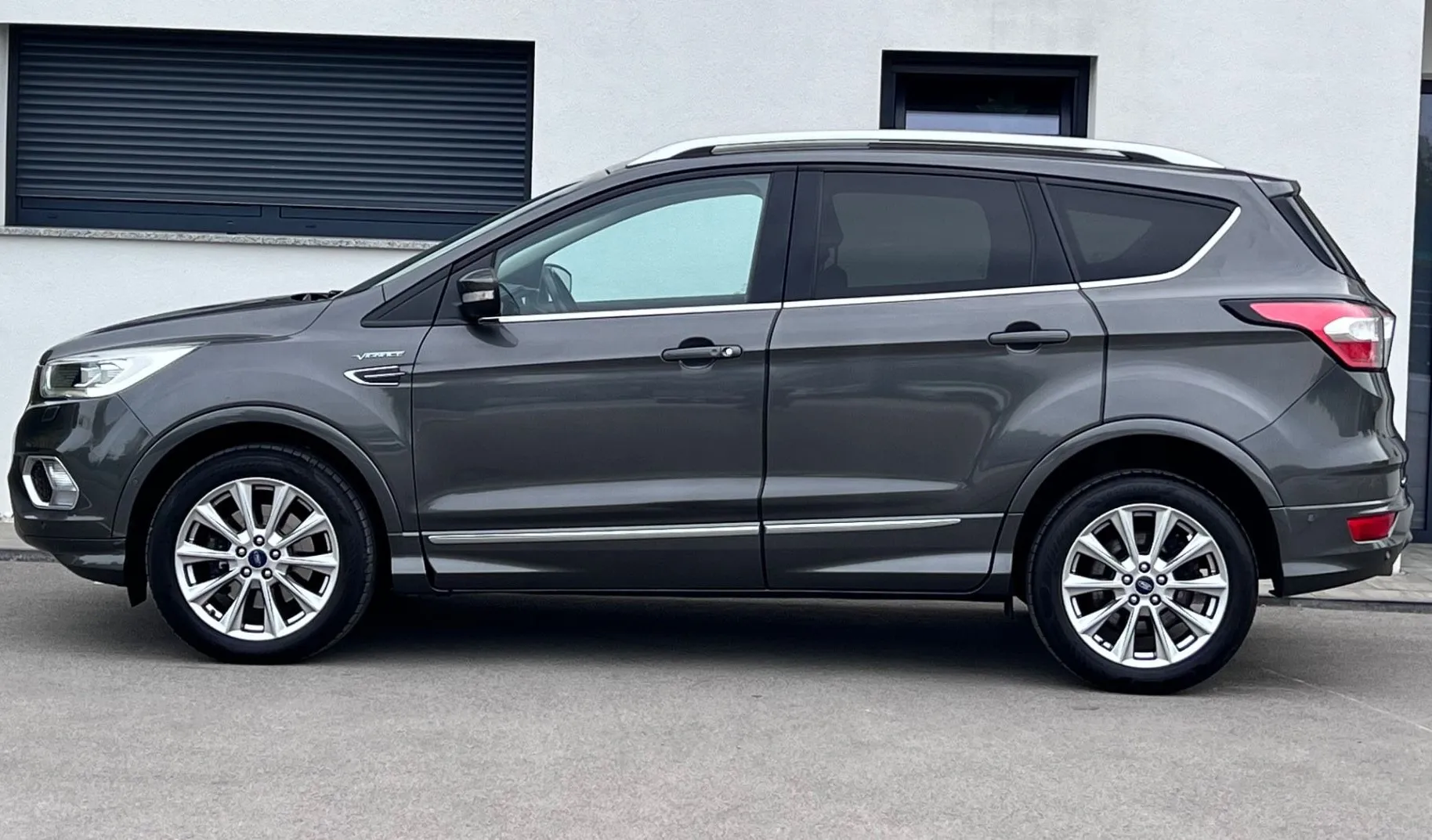 Zunanja slika - Ford Kuga - 4x4 2.0 TDCi Vignale+LED+KEYLESS+SONY+AMBI - 5