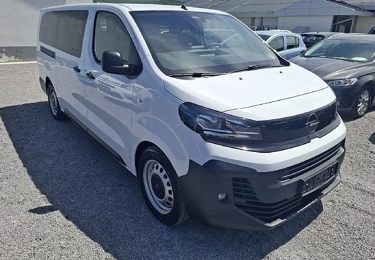 Zunanja slika - Opel Zafira - vivaro 2.2 diesel avtomatik - 9 SEDEŽEV - 2
