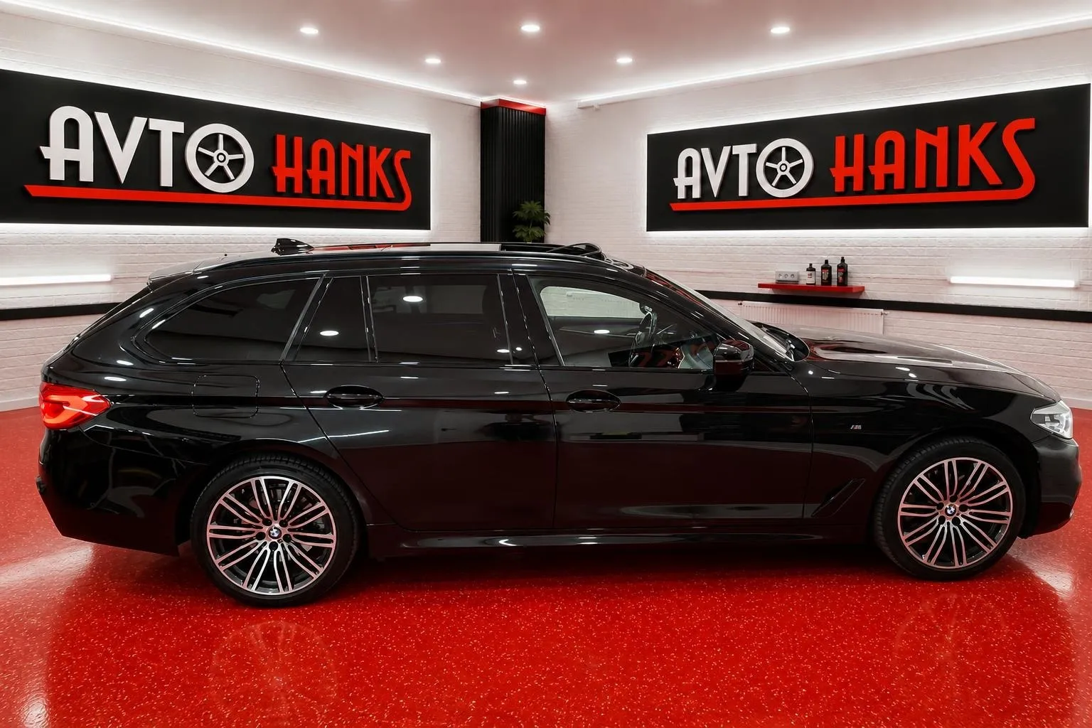 Notranja slika - BMW serija 5 Touring: - 520d xDrive.Avt.M-OPTIC.MAX OPREMA.PANO.VIRTUAL - 12