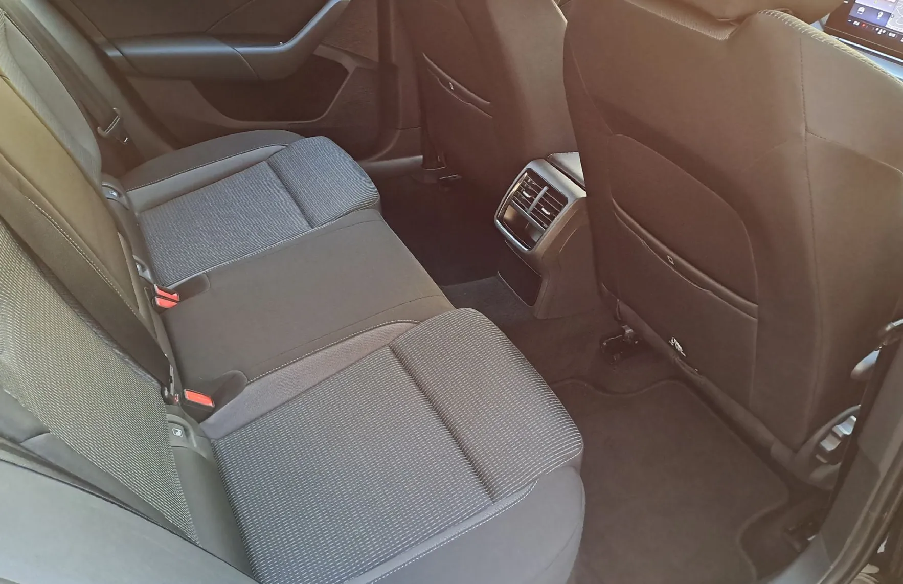 Zunanja slika - Škoda Octavia - 2.0 TDI Ambition DSG 110 kW - 7