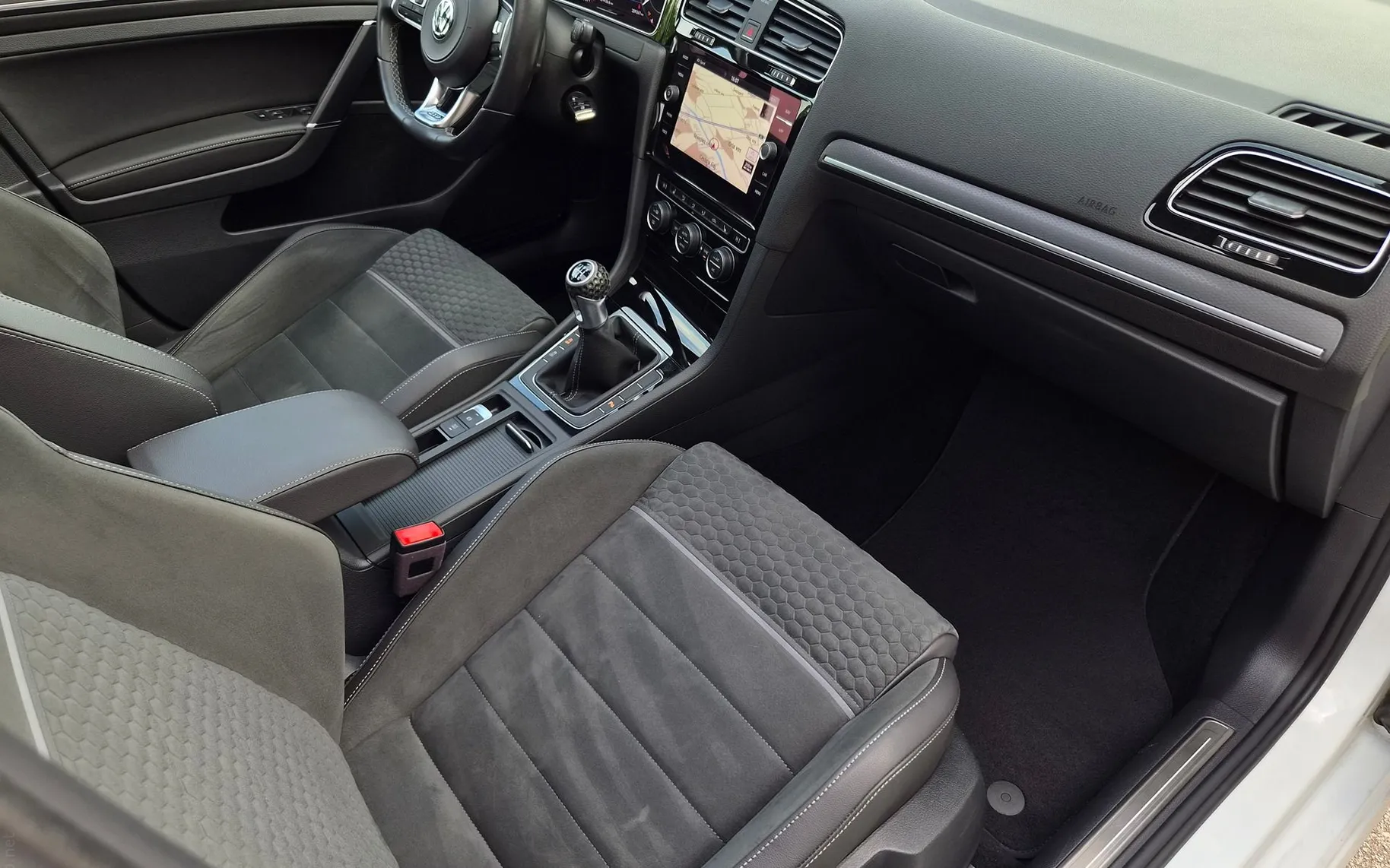 Notranja slika - VW Golf - 2.0GTD-VIRTUAL-PANORAMA-ACC-SPORT MODE-18COL-2XPDC - 7