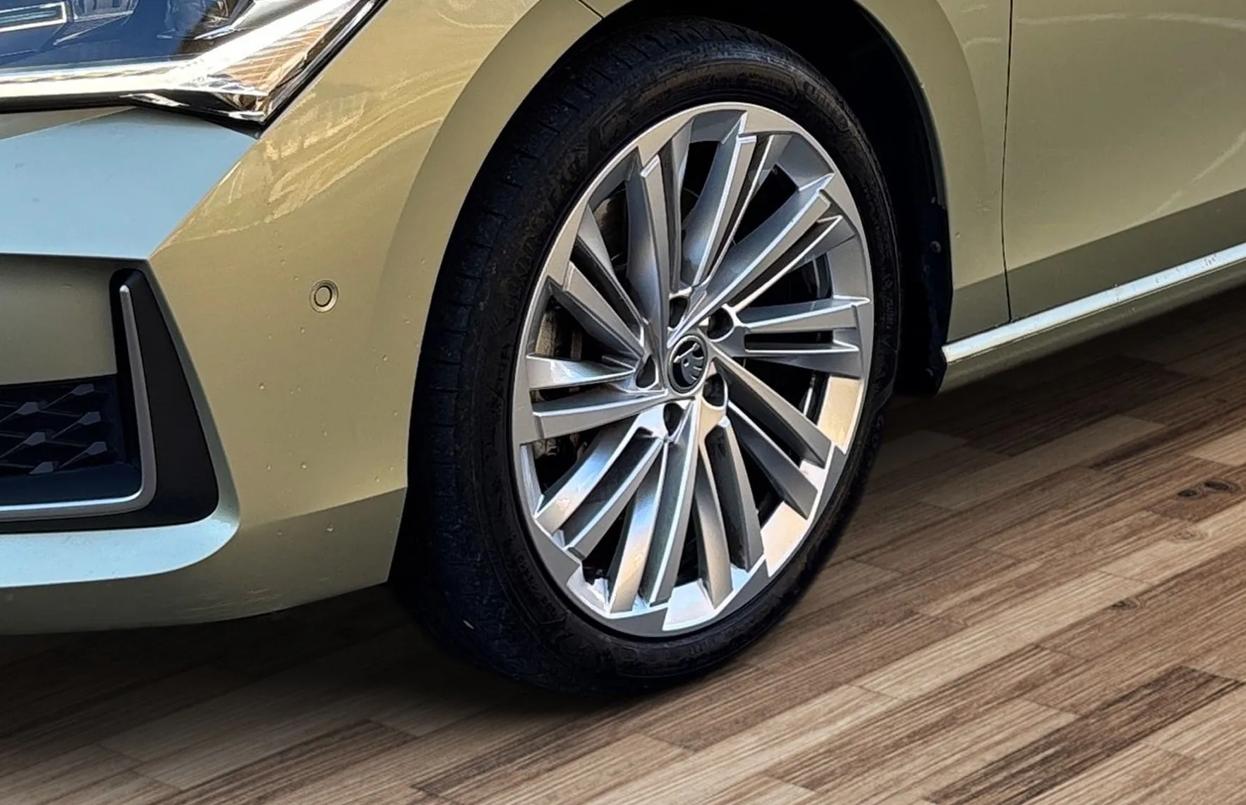 Zunanja slika - Škoda Superb - SELECTION Combi 2.0 TDi DSG 4X4 193PS-SLO-1.LAST - 11