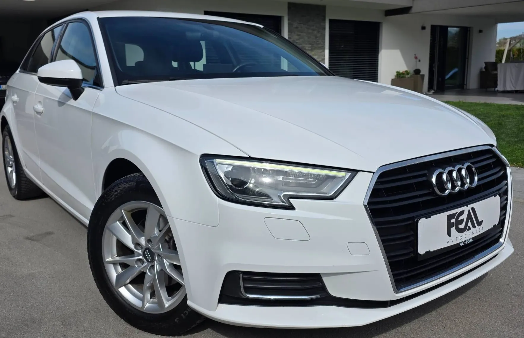 Zunanja slika - Audi A3 - 1.0 TFSI-AVT-S LINE-LED-XENON-NAVI-PDC-TEMPOMAT - 2
