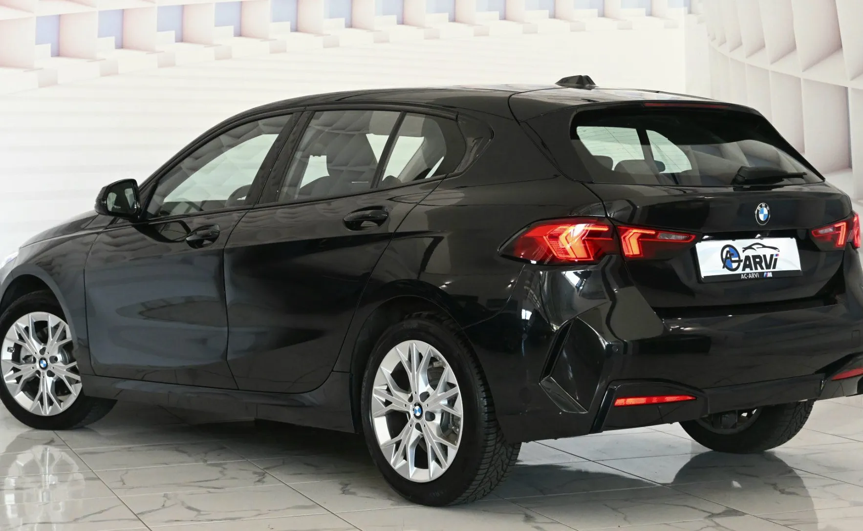 Zunanja slika - BMW Serija 1 - : 118d Avt.-ADAPT.LED-KAMERA-AMBIENT - 8
