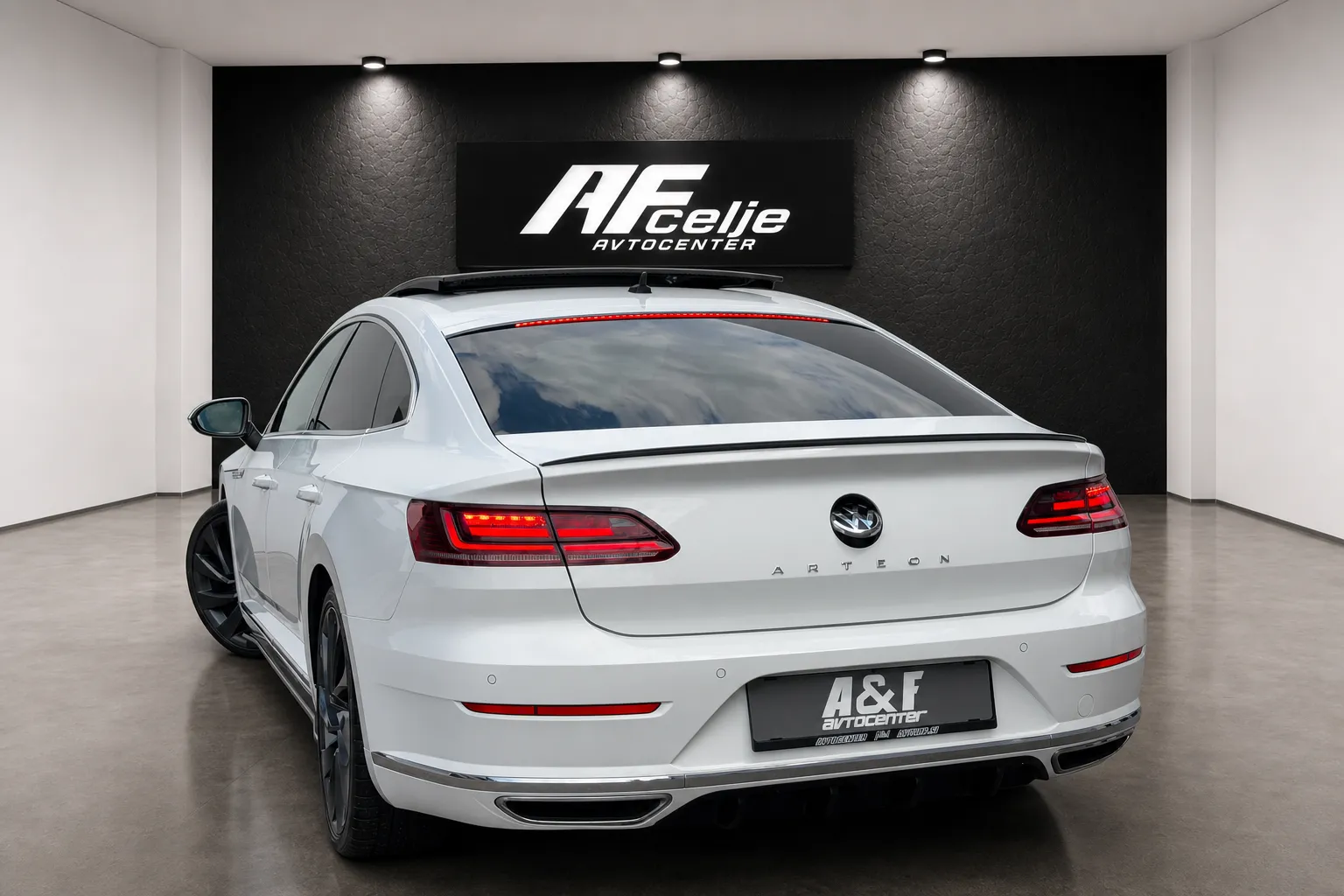 Notranja slika - Volkswagen Arteon - 2.0 TDI-DSG-2X R LINE-PANORAMA-LIZING ZA TUJCE-A.. - 7