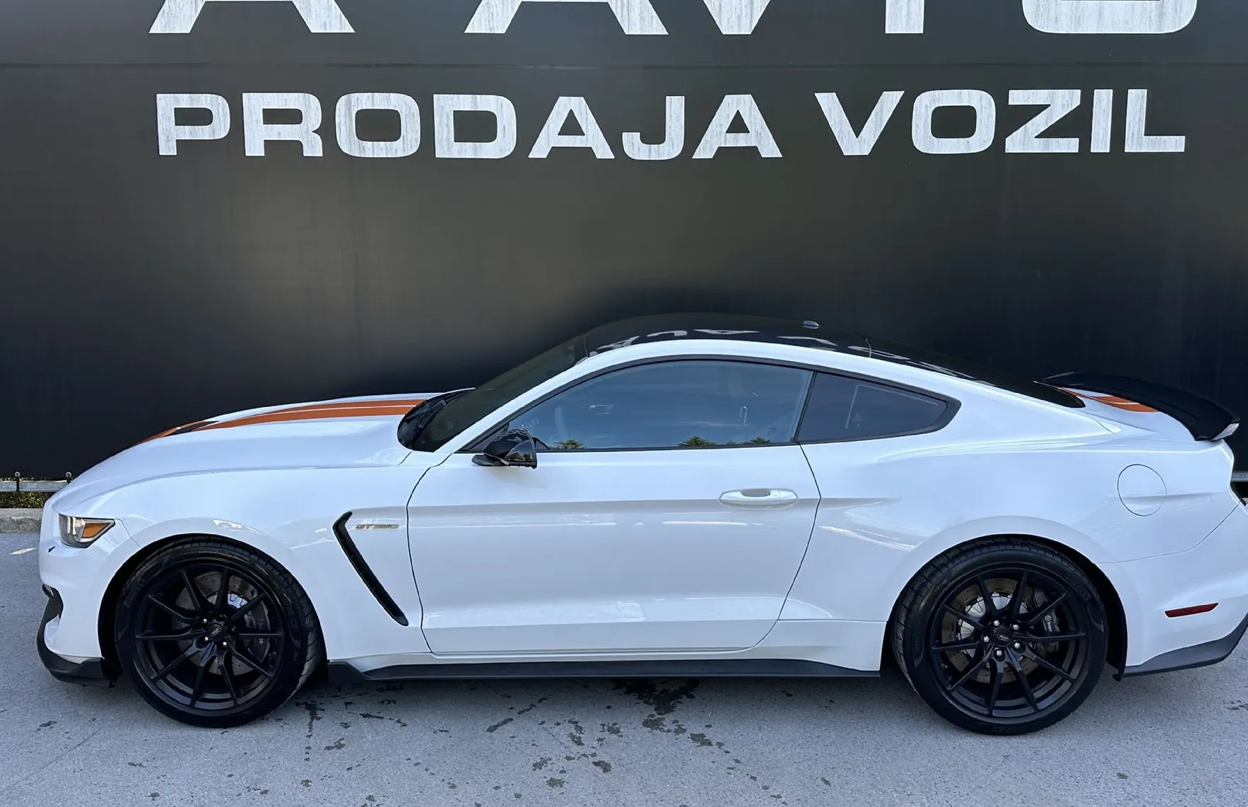 Zunanja slika - Ford Mustang - SHELBY 5.2 V8 FPC 533KS - ATRAKTIVEN - 4