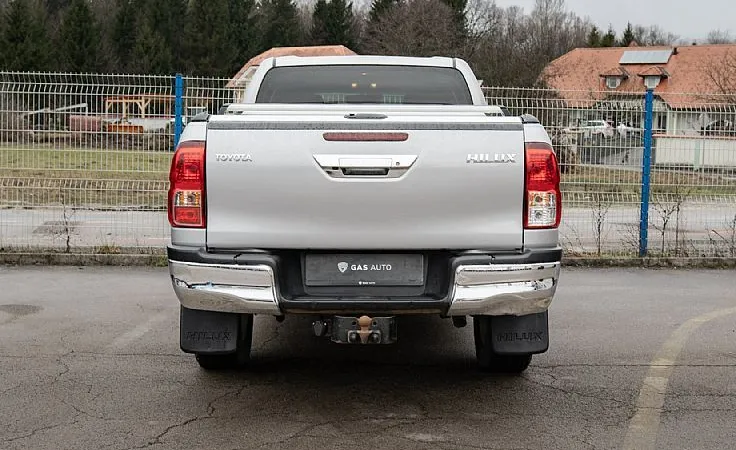 Zunanja slika - Toyota Hilux - 2.4D4WD-AUT-Potrjena servisna zgodovina 2.Lastnik - 6