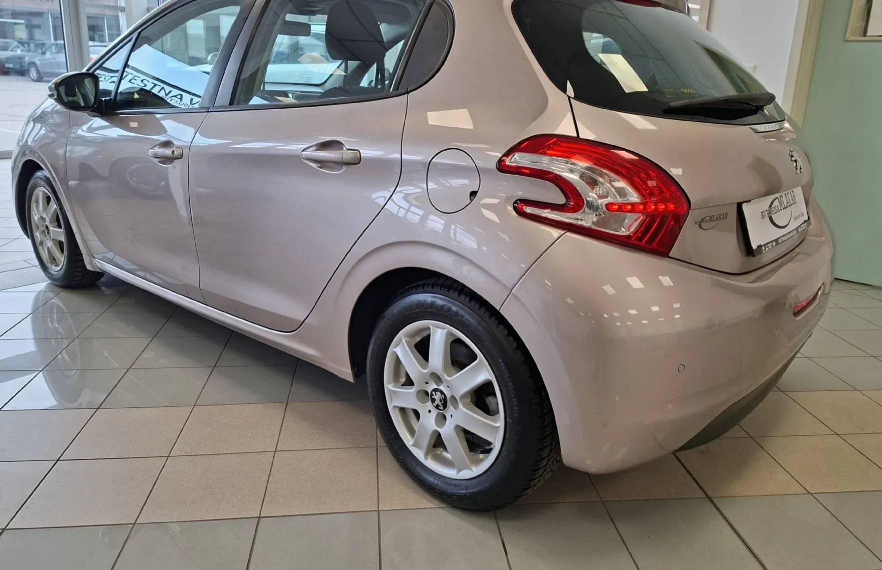 Zunanja slika - Peugeot 208 - ACTIVE 1.4-HITRI KREDIT-ODLIČEN- - 6