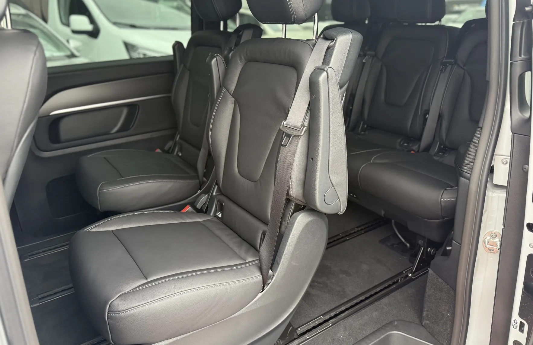 Zunanja slika - Mercedes-Benz V-Razred - V 300 d 4MATIC Avantgarde dolgi - 9