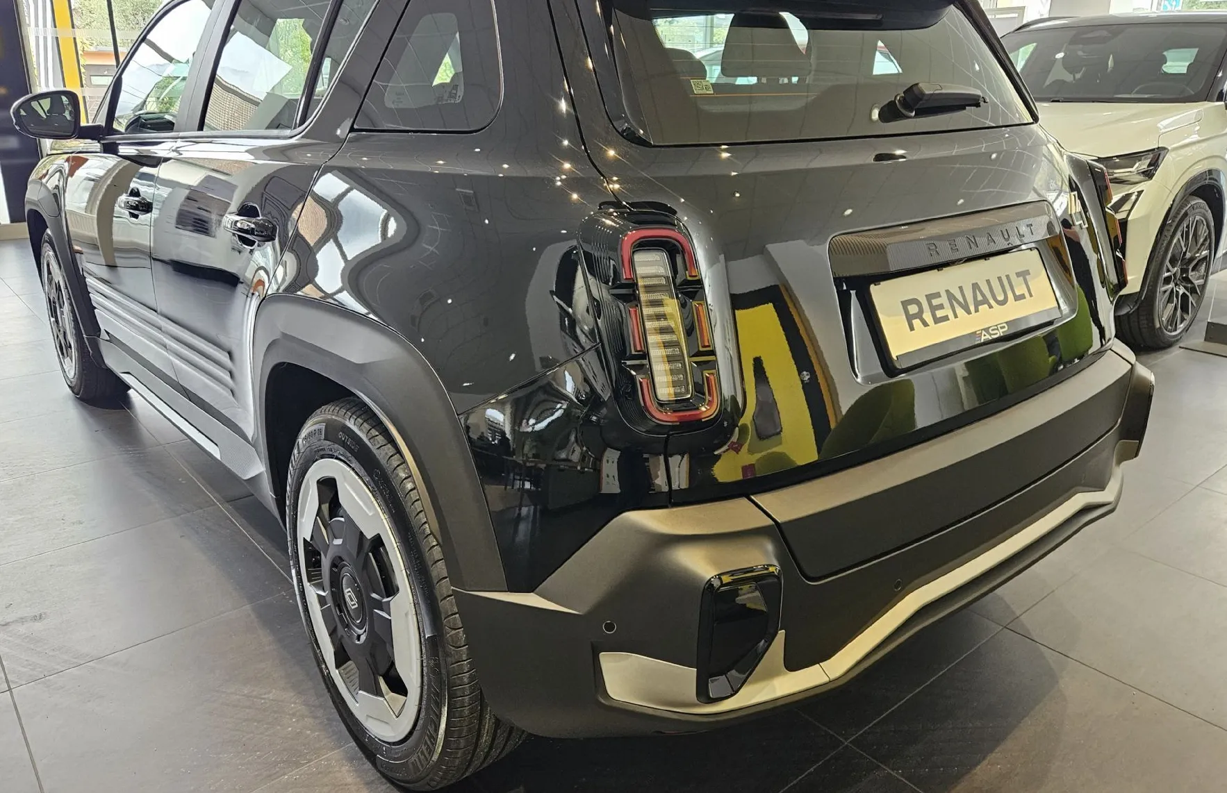 Zunanja slika - Renault 4 E-tech - Evolution EV52 110kW - 3