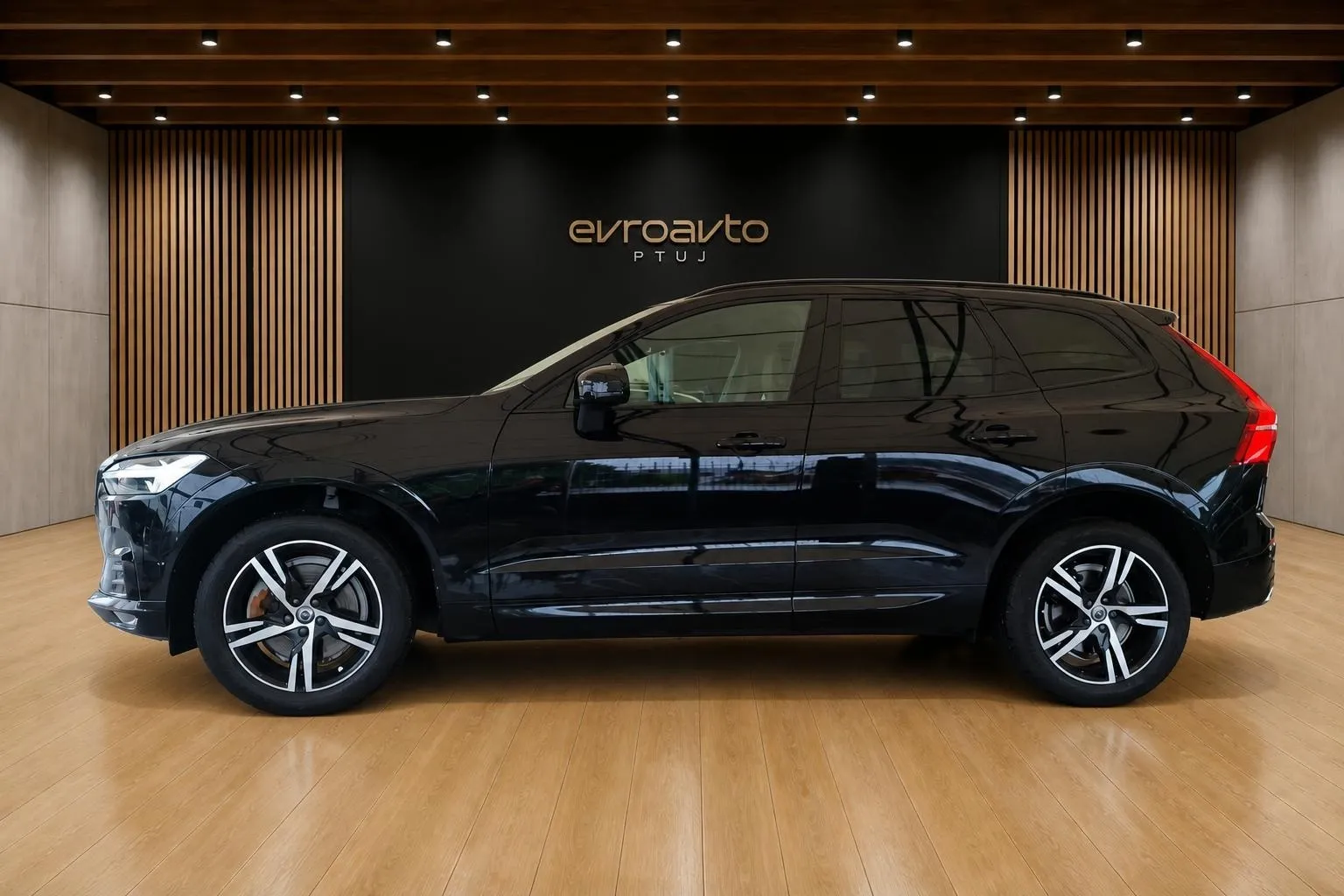 Zunanja slika - Volvo XC60 - B4D R-Design Avt.-Head-up zaslon  HUD -360-Radar - 5