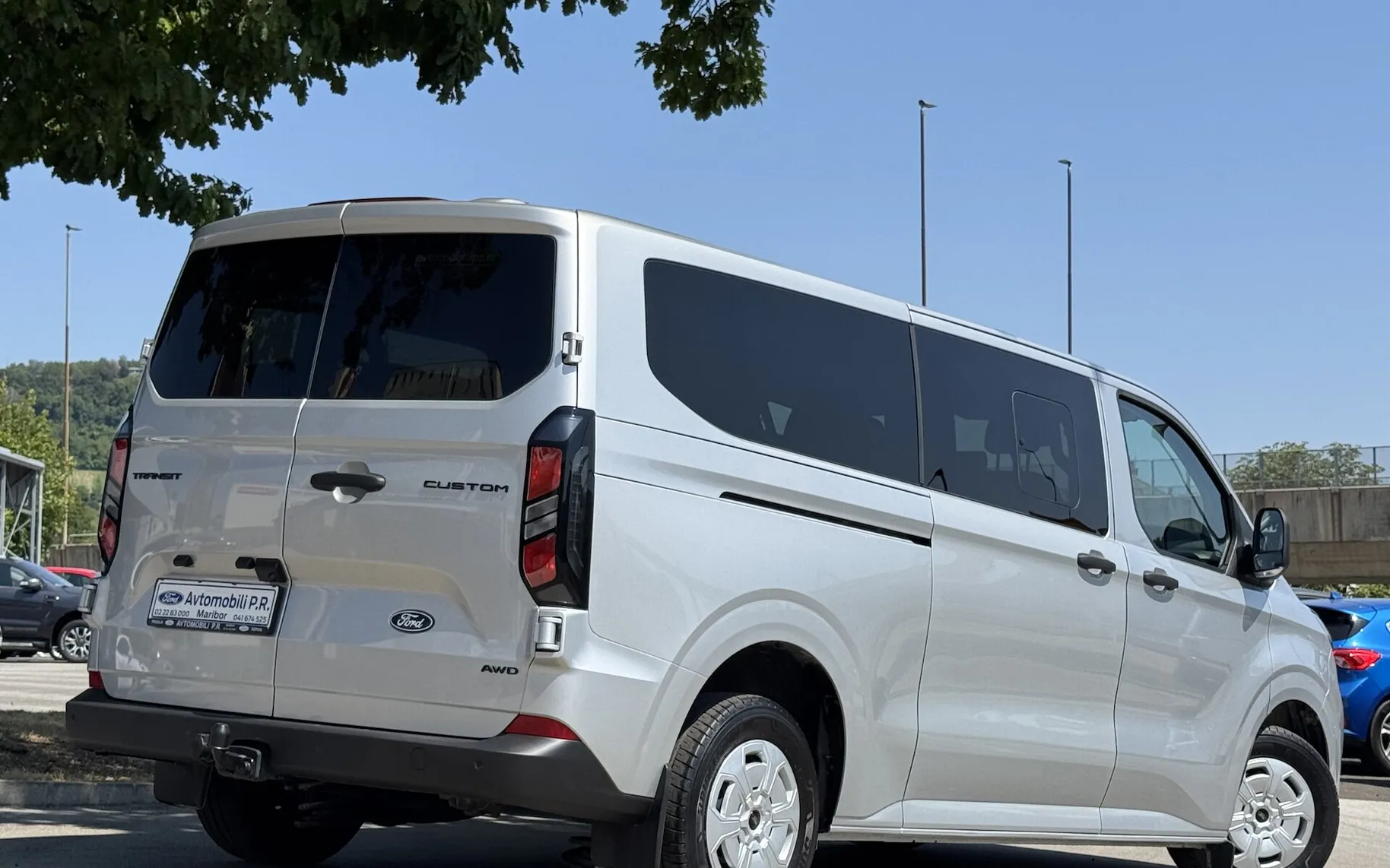 Zunanja slika - Ford Transit Custom - Kombi 320 2.0 TDCi L2H1  DMR  Trend AVT 4X4 SLO - 7