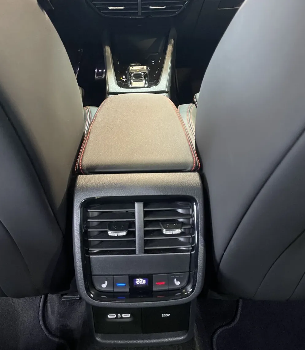 Zunanja slika - Škoda Octavia - RS-VIRTUAL-PANORAMA-NAVI-HALJENJE SED-ALCANTARA - 17