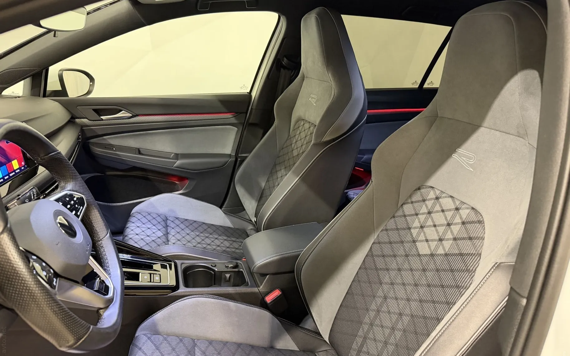 Notranja slika - VW Golf Variant - 2.0 TDI-R-LINE-DSG-VIRTUAL-ACC-LED-PDC-F1... - 10