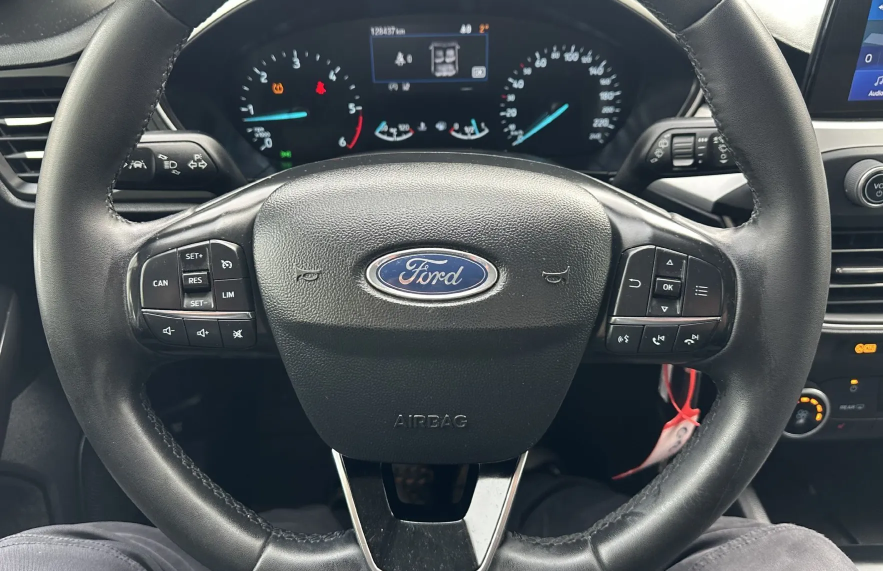 Zunanja slika - Ford Focus - Connect 1.5 EcoBlue 88KW.NEMŠKI+4GUME.KAMERA.LED - 9