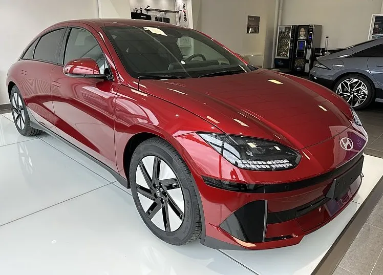 Zunanja slika - Hyundai Ioniq 6 - PREMIUM°°Winter°°el.kljuke.°°77kWh - 1