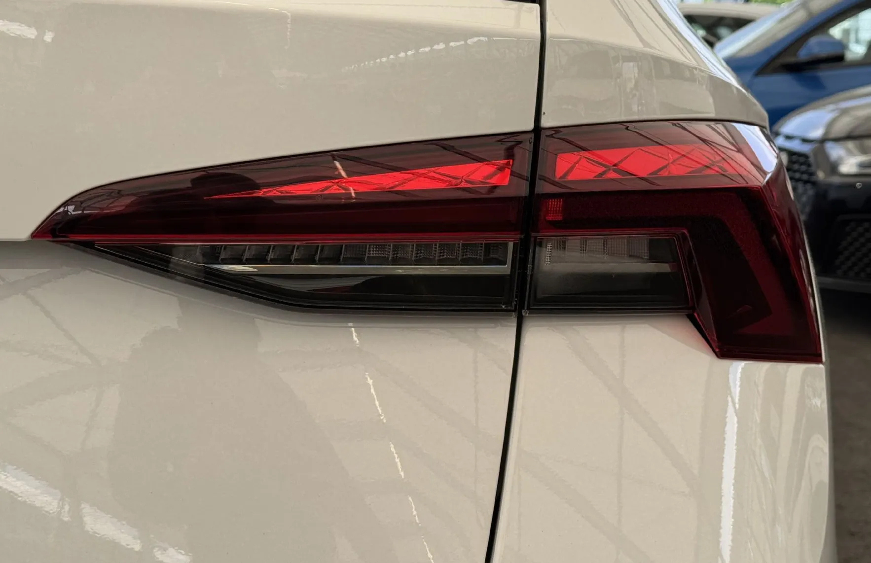 Zunanja slika - Škoda Octavia - Combi 2.0 TDI Ambition SLO 1.Lastnik - 5