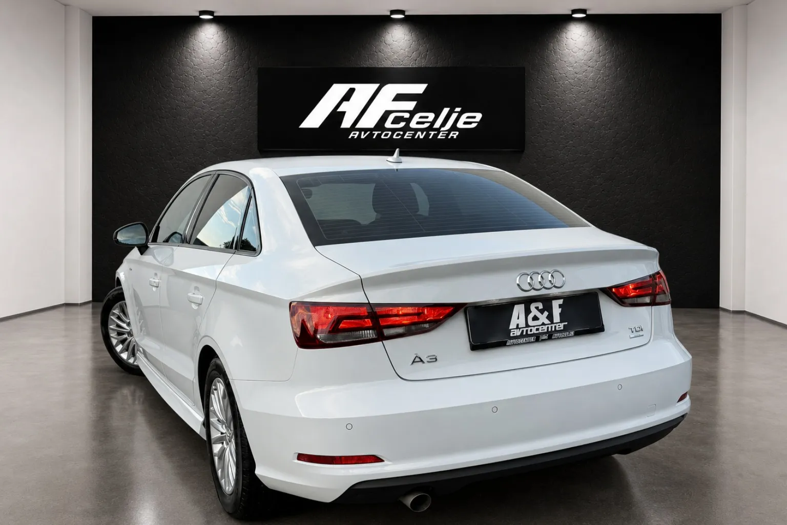 Zunanja slika - Audi A3 - 1.6 TDI-LIMO-NAVI-LIZ1NG ZA TUJCE-PDC-TEMPOMAT- - 11