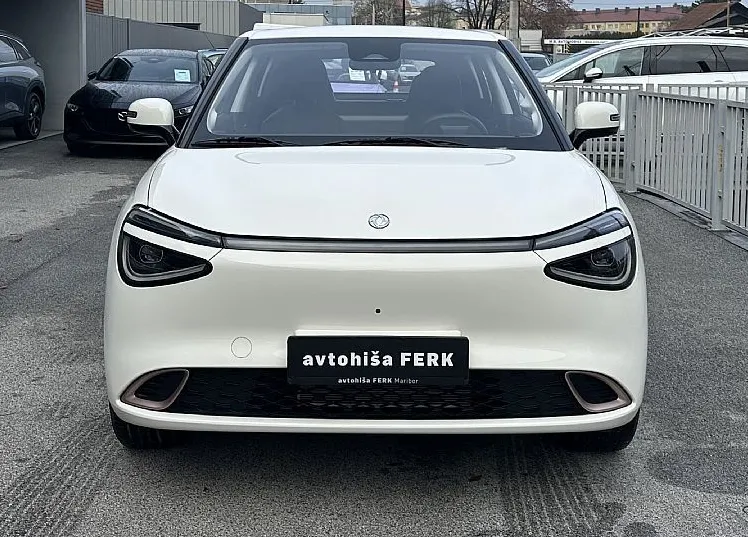 Zunanja slika - Dongfeng Box - 42.3 kWh 70 kW ZALOGA - 2