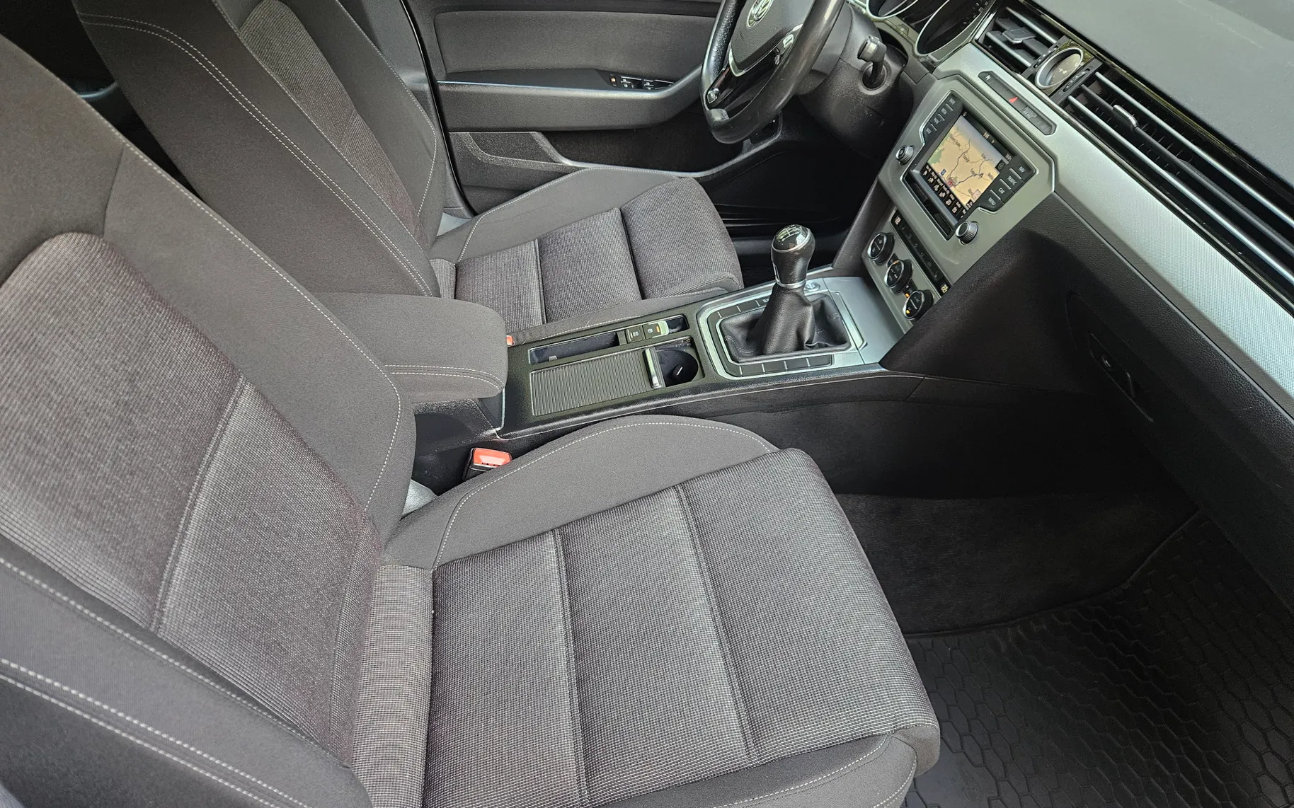 Notranja slika - Volkswagen Passat - Variant 2,0 TDI BMT Highline - 12