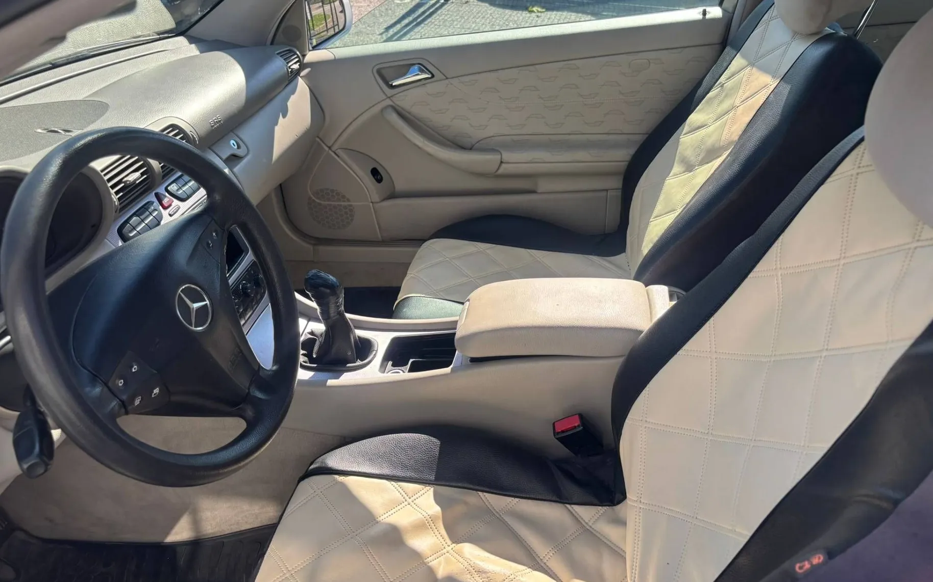 Notranja slika - Mercedes-Benz C-Razred - C 200 OBROK 84X-42EUR NA KREDIT BREZ POLOGA - 7