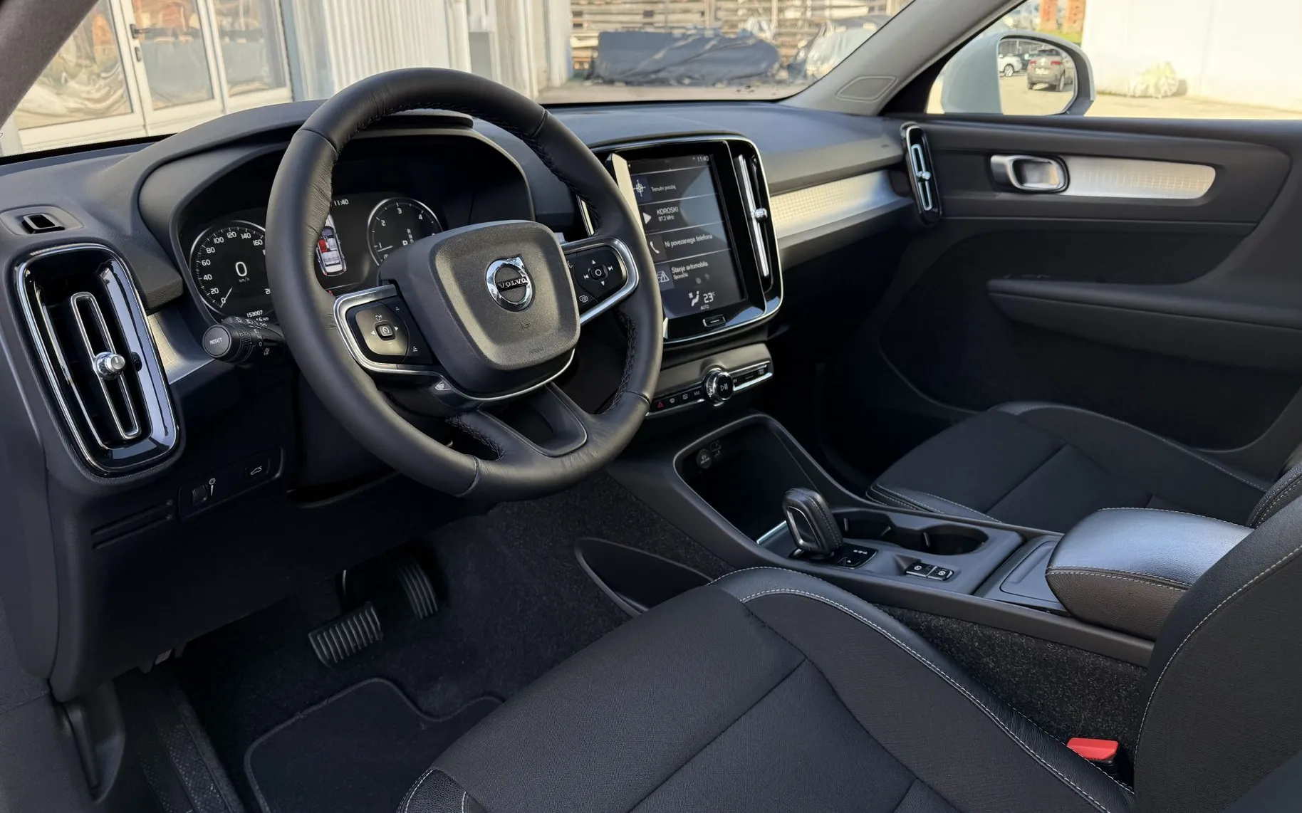 Zunanja slika - Volvo XC40 - D3 A Momentum 1.LASTNIK - 11