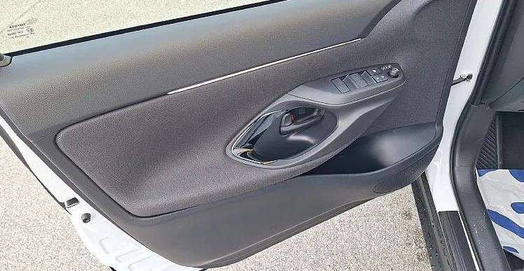 Zunanja slika - Toyota Yaris Cross - MC24 1.5 HEV 116 SPORT ASSIST - 10
