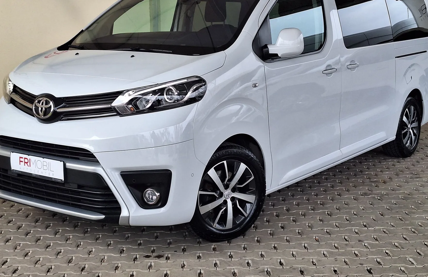 Zunanja slika - Toyota Proace - Verso 2.0 D-4D Family Long - 1