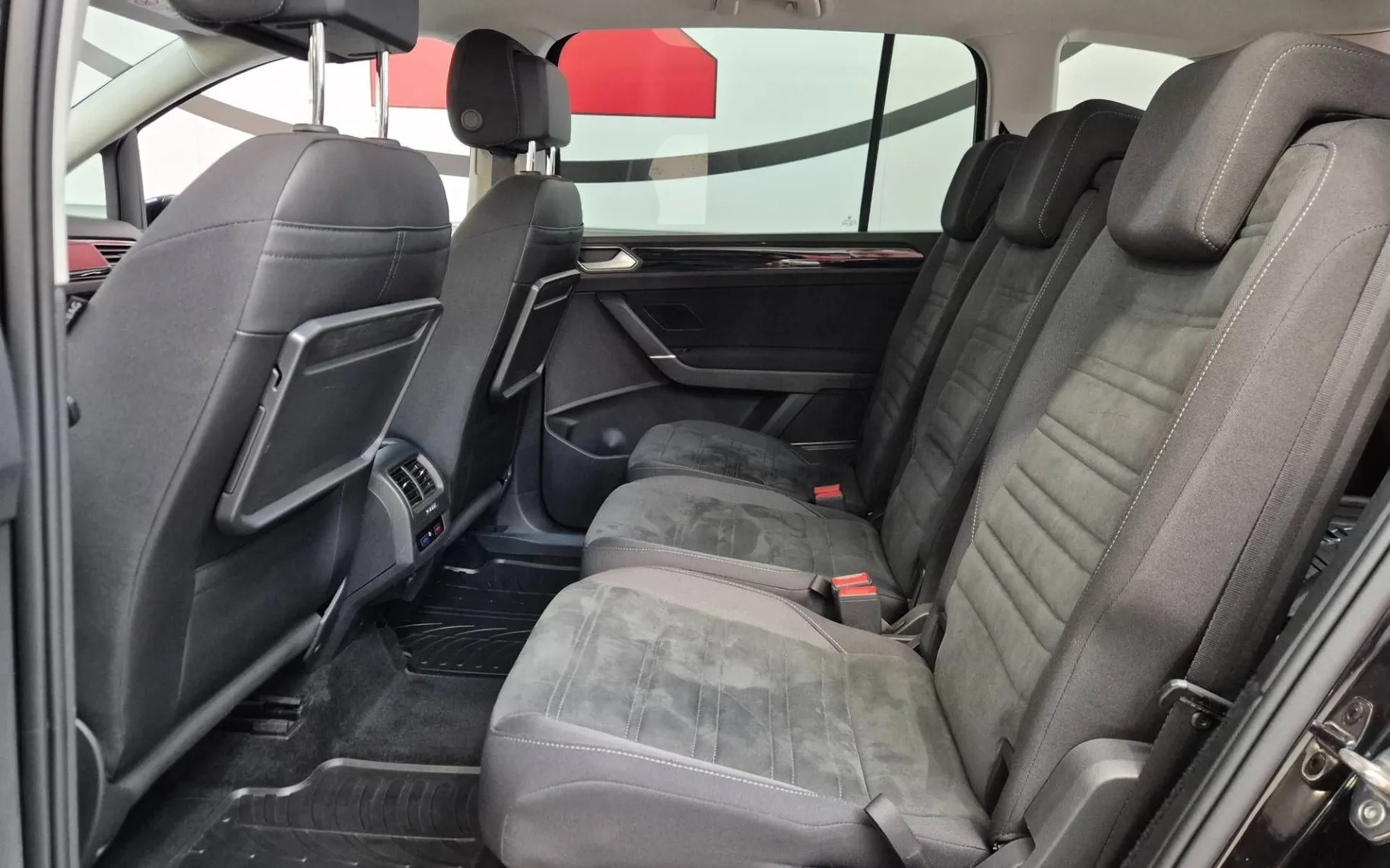 Notranja slika - Volkswagen Touran - 1.6 TDI BMT R-Line - 9